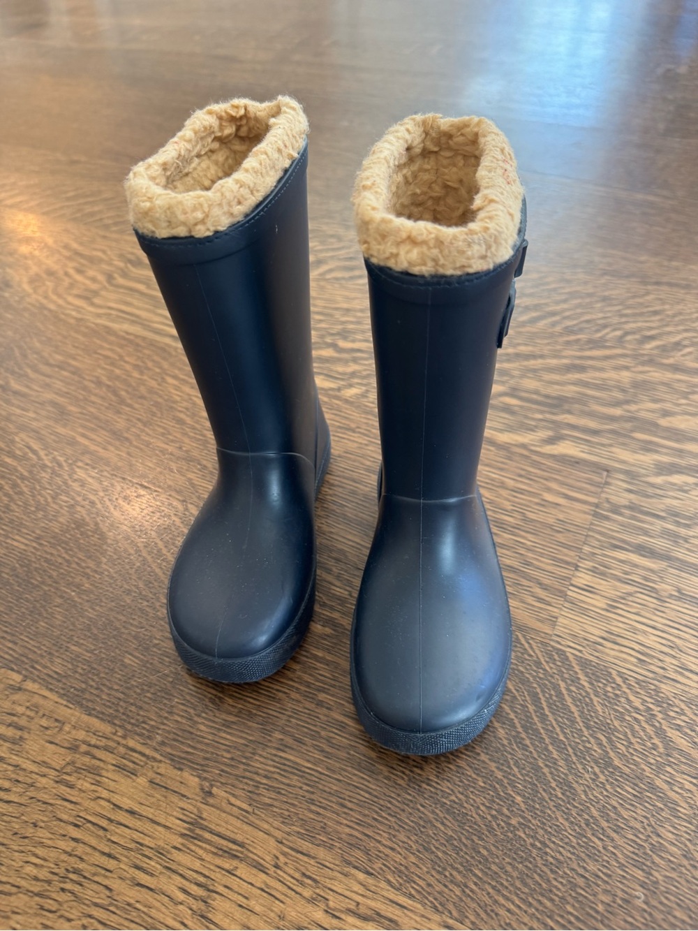 Fleece lined rain boots v good condition